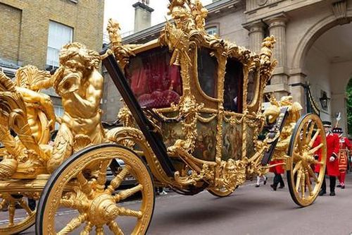 'Cỗ xe vàng ròng' trong lễ đăng quang Vua Charles: Bí ẩn đằng sau bảo vật quốc gia 260 năm tuổi