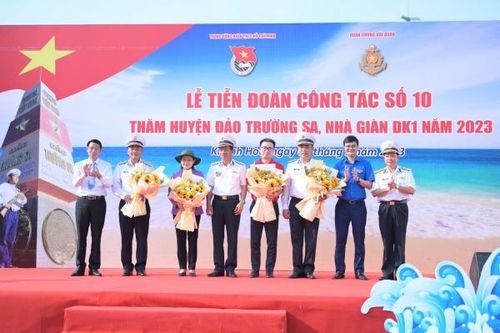 Lễ tiễn đoàn 'Hành trình tuổi trẻ vì biển đảo quê hương' năm 2023