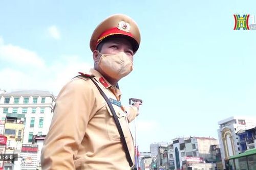 CSGT Hà Nội đảm bảo nhiệm vụ giữa trời nắng nóng
