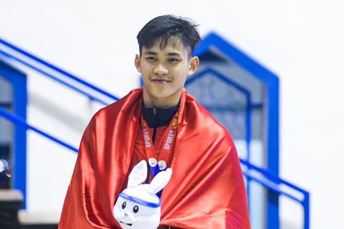 Kình ngư phá kỷ lục SEA Games nhớ bà nội quá cố