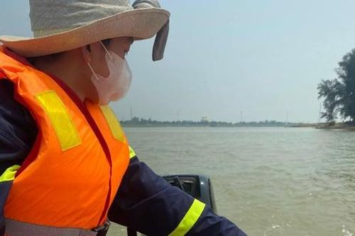 Tìm kiếm nam thanh niên nghi nhảy cầu Bến Thủy 1 tự tử