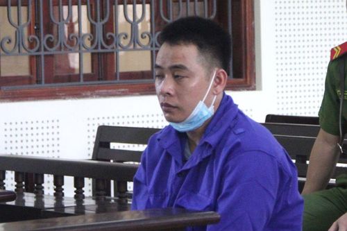 Mâu thuẫn trong quán ăn đêm, nam thanh niên rút súng bắn người