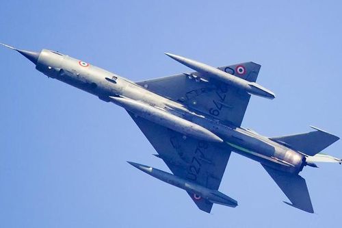'Cánh én bạc' MiG-21 Ấn Độ lao xuống đất, 5 người thương vong