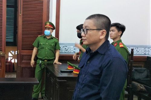 Cựu công an giả mạo văn bản tố tụng bị phạt 7 năm 6 tháng tù