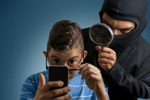 Phát hiện kinh ngạc: Điện thoại không nghe lén, chúng đang dùng cách 'đáng sợ' này để theo dõi chúng ta