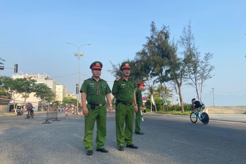 Công an quận Thanh Khê bảo vệ an toàn cuộc thi VINFAST IRONMAN 70.3 VN SUNRISE SPRINT và IRON KID năm 2023