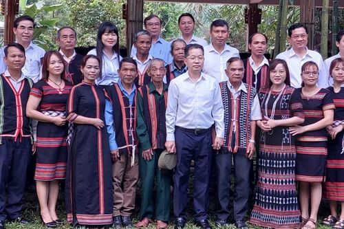 Khát vọng làng Cơ tu…