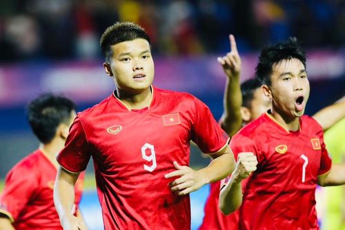 Khuất phục Malaysia, U22 Việt Nam vào bán kết SEA Games