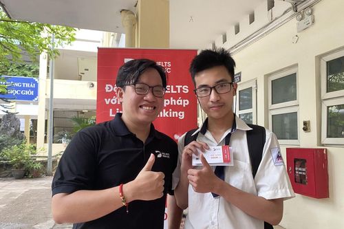 Học sinh hào hứng tìm hiểu tiếng Anh tư duy Linearthinking