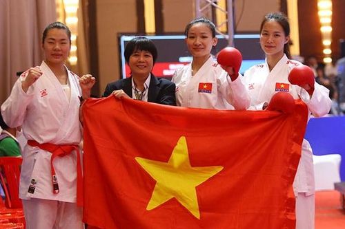 Karate đưa Đoàn Thể thao Việt Nam lên thứ 3 trên bảng tổng sắp huy chương SEA Games 32