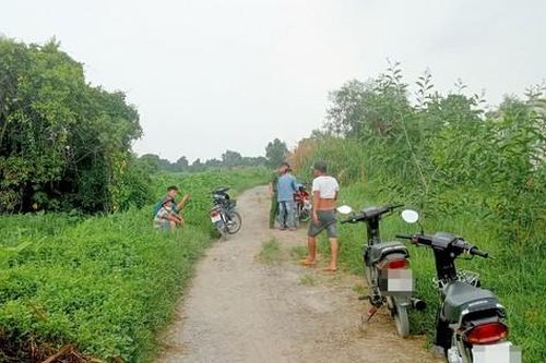 Phát hiện người đàn ông tử vong bất thường trong bụi cây ở TPHCM