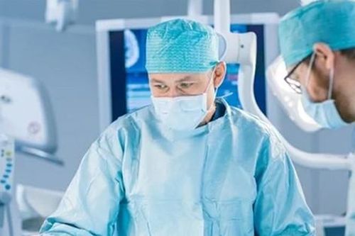Người phụ nữ phát hiện u não sau bất thường khi ngủ dậy