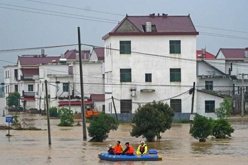 Mưa lớn gây lũ ở Trung Quốc, gần nửa triệu người chịu ảnh hưởng