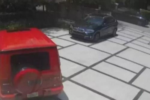 Trộm Mercedes-AMG G63 và Rolls-Royce Cullinan khi chủ nhà đang vệ sinh xe