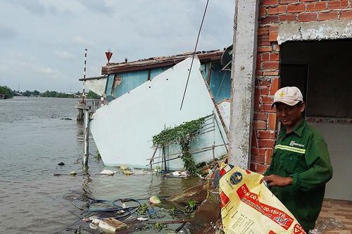 7 căn nhà bị sạt lở xuống sông Cần Thơ, thiệt hại 10 tỷ đồng