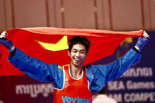 Võ sĩ Nguyễn Thanh Liêm kiên cường vượt qua đối thủ giành Huy chương Vàng SEA Games 32