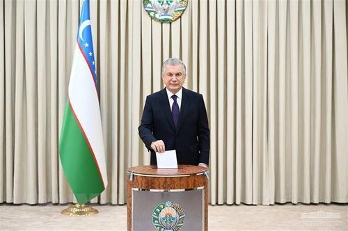 Tổng thống Uzbekistan kêu gọi tổ chức bầu cử sớm vào tháng 7