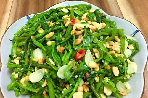 Sai lầm nguy hiểm khi ăn rau muống cần loại bỏ ngay