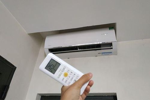 Hé lộ chiêu trò kiếm tiền triệu mỗi ngày của thợ điều hòa trong những ngày nắng nóng