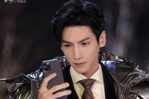 Không còn là tin đồn, La Vân Hi chính thức công khai người yêu kém 8 tuổi, nhan sắc đỉnh hơn cả Bạch Lộc