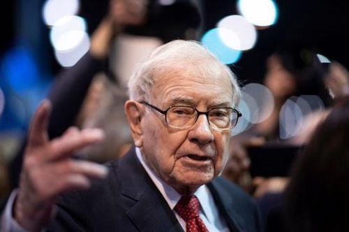 Nhà đầu tư huyền thoại Warren Buffett lo lắng về khủng hoảng ngân hàng Mỹ