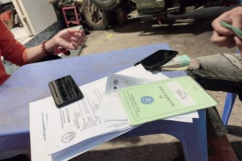 Khi 'phao cứu sinh' của người lao động trở thành tài sản cầm cố vay lãi