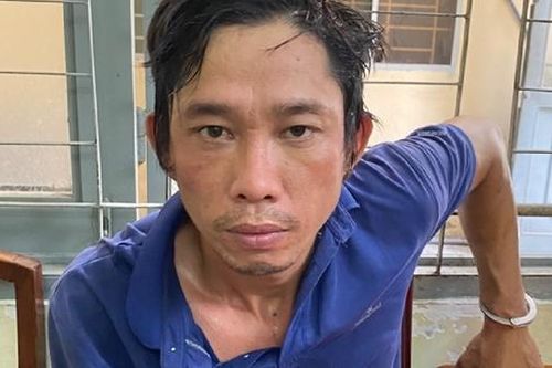 Cướp điện thoại, tông 2 học sinh rồi móc dao đe dọa người truy đuổi