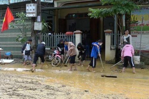 Lào Cai: Nhà ở hư hỏng, cây cối gãy đổ vì mưa đá, lốc xoáy