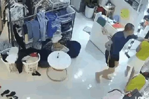 Hy hữu, thanh niên cầm dao khống chế chủ shop quần áo ép quan hệ và cái kết bất ngờ