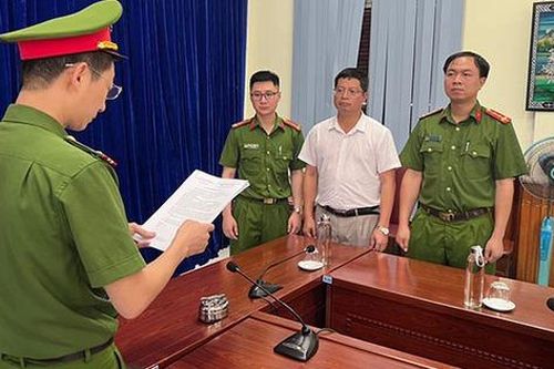 Bắt tạm giam nguyên Chủ tịch một huyện tại Sơn La 'hô biến' đất công thành của riêng cho người thân quen