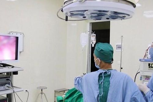 Đau xương khớp tự ý mua thuốc về uống người bệnh bị thủng dạ dày