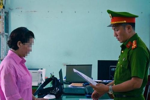 Quảng Ngãi: Bắt người phụ nữ cho vay nặng lãi