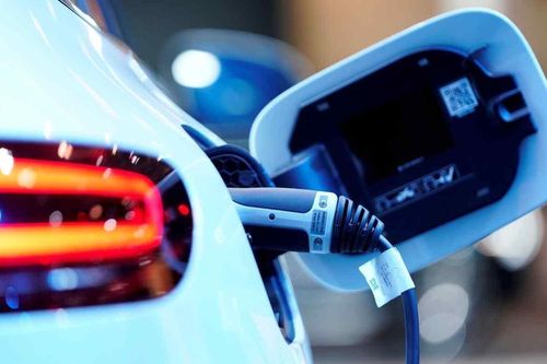 Nhật yêu cầu báo cáo lượng CO2 trong quá trình sản xuất pin xe điện