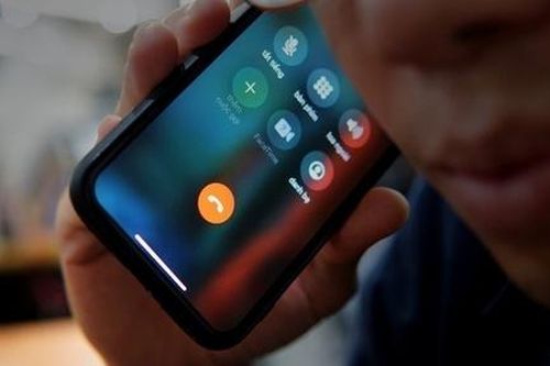 Giả mạo Facebook người có địa vị để tống tiền