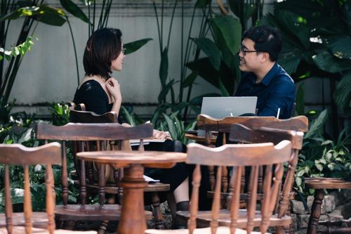 Nhân viên giấu sếp khi làm thêm nghề tay trái
