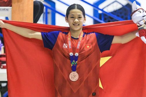 Thần đồng 14 tuổi tuyển bơi từng phá kỷ lục của Ánh Viên, lần đầu dự SEA Games đã ẵm ngay huy chương