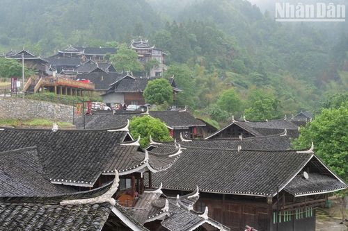 Phát triển du lịch gắn với bảo tồn văn hóa làng cổ ở Trung Quốc