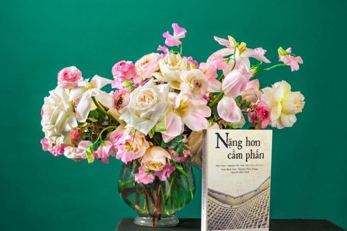 Nặng hơn cầm phấn
