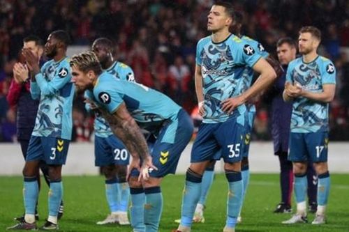 Southampton buông tay, Everton và Nottingham Forest nuôi hy vọng trụ hạng