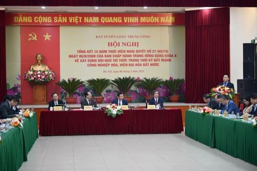 Tổng kết 15 năm thực hiện Nghị quyết số 27-NQ/TW: Cần phải thay đổi quy trình trọng dụng, đãi ngộ trí thức
