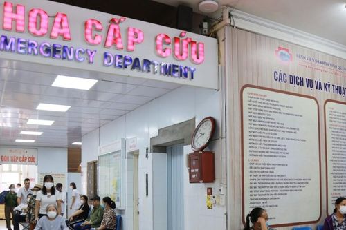 Hai học sinh nhập viện cấp cứu sau 1 giờ hút thuốc lá điện tử