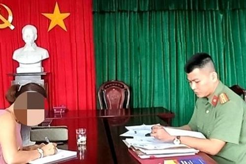 Bị xử phạt sau khi in, rao bán ấn phẩm 'lậu' trên mạng xã hội