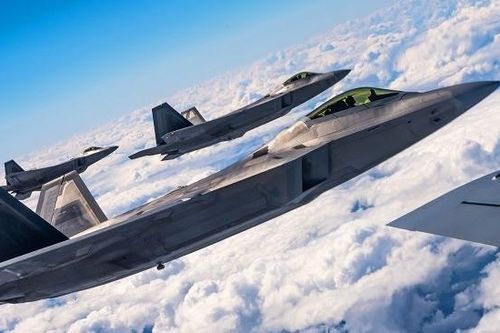 Mỹ điều chiến đấu cơ 'vua bầu trời' F-22 đến gần Nga