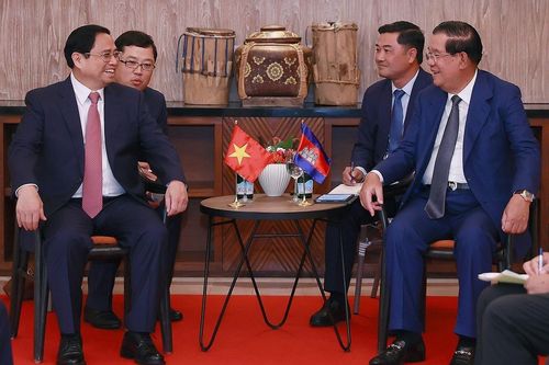 Thủ tướng Campuchia cảm động khi đông người Việt Nam tới xem SEA Games 32