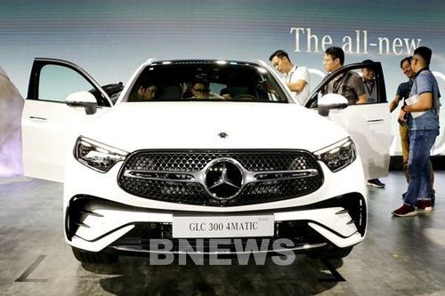 Mercedes-Benz Việt Nam ra mắt thế hệ mới với giá bán từ 2,299 tỷ đồng