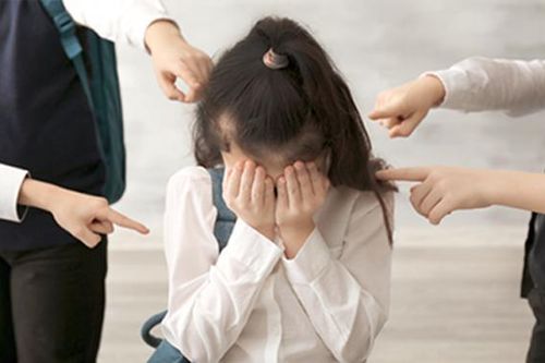 Bạo lực học đường: Hệ lụy khôn lường với những đứa trẻ ở tuổi chông chênh