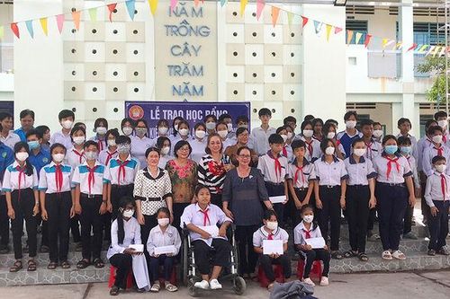 Thêm 172 học sinh huyện Tri Tôn được nhận học bổng xổ số kiến thiết
