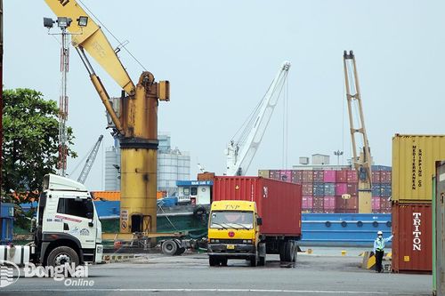 Tạo nguồn thu bền vững từ xuất nhập khẩu