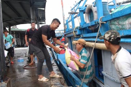 Ngư dân bám biển, giữ vững ngư trường