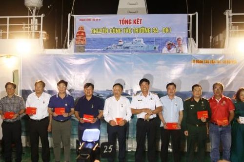 Đoàn công tác số 8 kết thúc chuyến thăm huyện đảo Trường Sa, Nhà giàn DK1 tốt đẹp